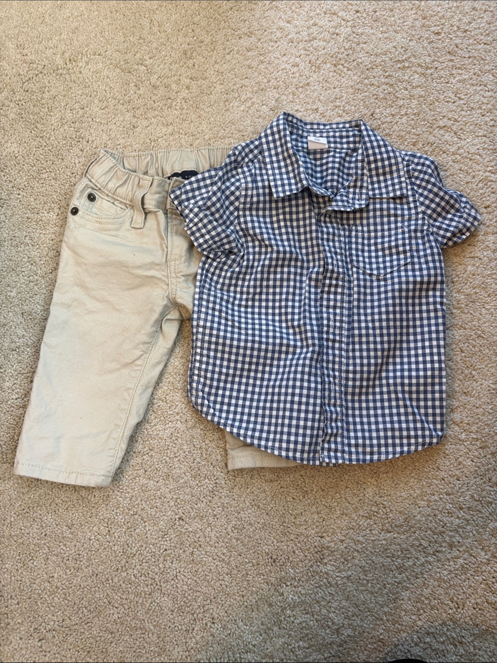 GAP Blue and White Gingham Short-Sleeve Button-Down Shirt